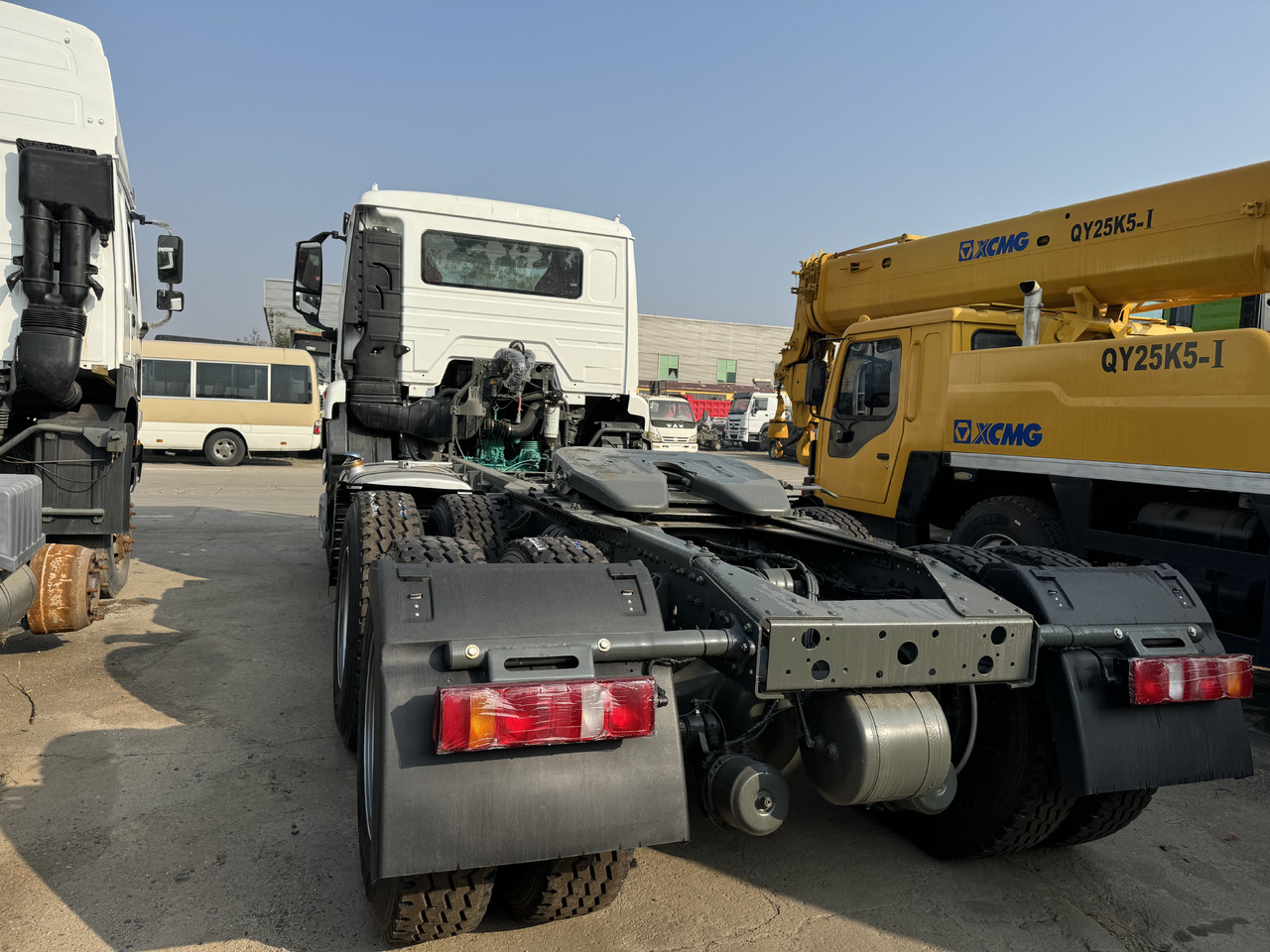 SINOTRUCK HOWO - Tahač: obrázek 4 SINOTRUCK HOWO - Tahač: obrázek 4