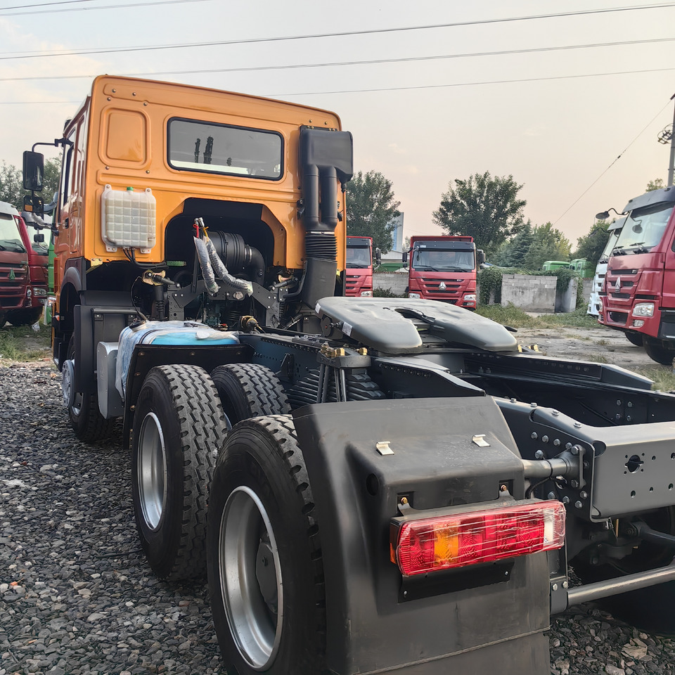 SINOTRUCK HOWO TRACTOR - Tahač: obrázek 3 SINOTRUCK HOWO TRACTOR - Tahač: obrázek 3