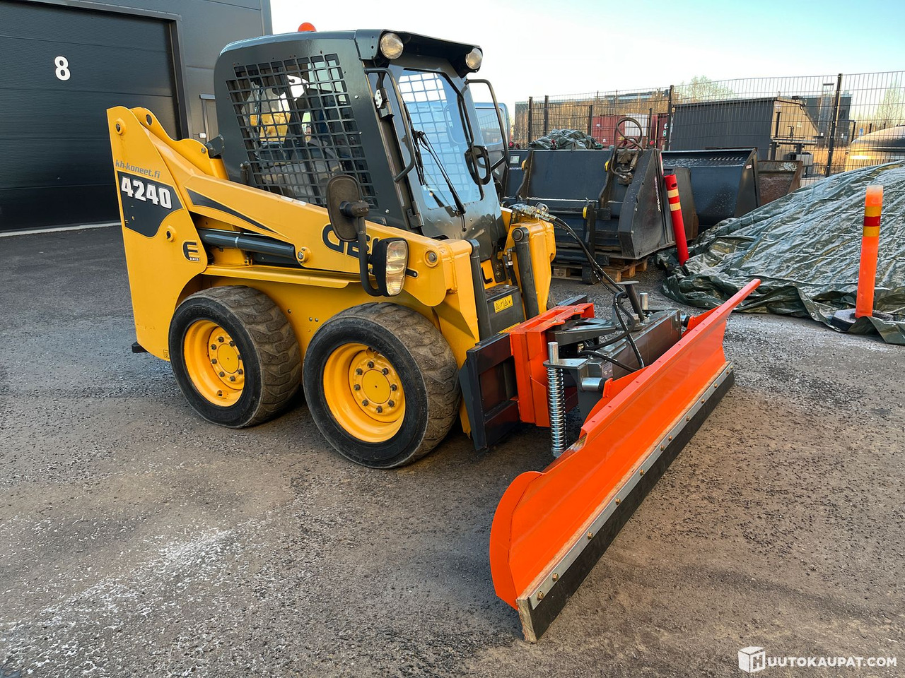 Gehl 4240, year 2012, only 954 h + 3 attachments, Tampere - Smykový nakladač: obrázek 1 Gehl 4240, year 2012, only 954 h + 3 attachments, Tampere - Smykový nakladač: obrázek 1