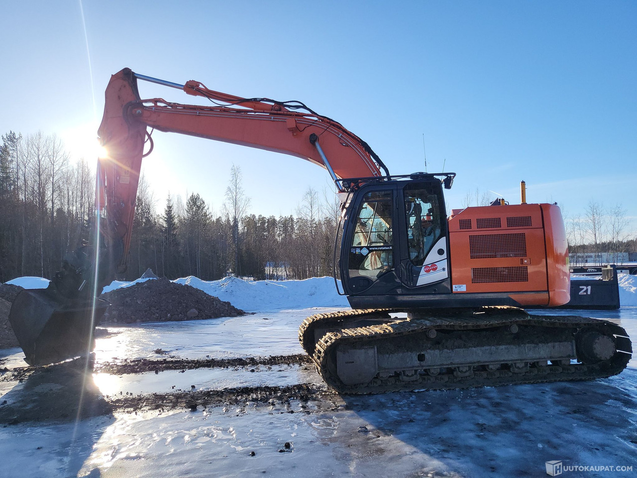 Hitachi ZX225USRLC- 6, 2017, Mäntsälä - Pásové rýpadlo: obrázek 1 Hitachi ZX225USRLC- 6, 2017, Mäntsälä - Pásové rýpadlo: obrázek 1