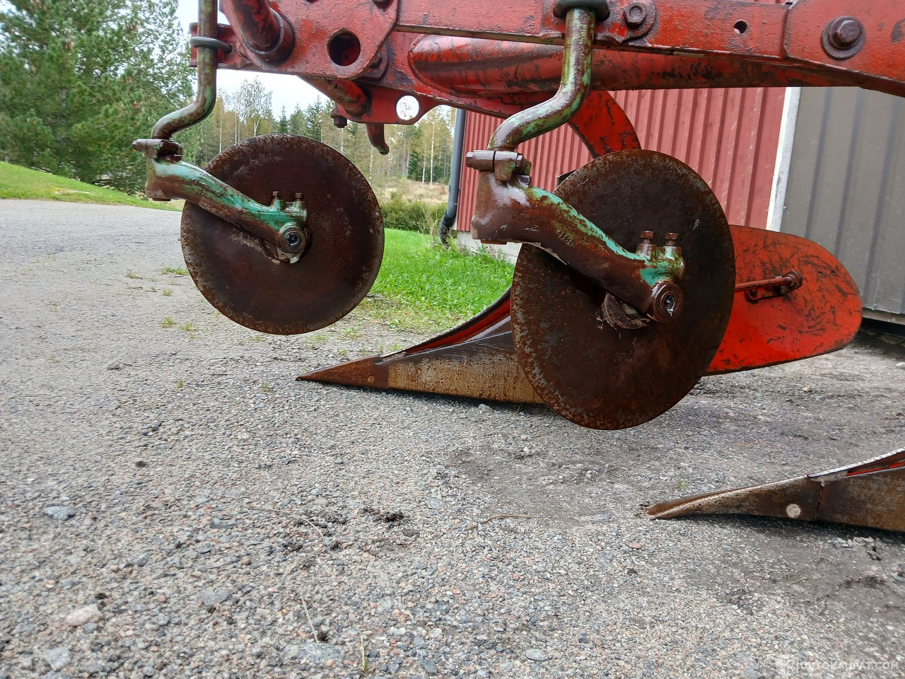 Kverneland 16" 2-siipiset kyntöaurat, Salo - Pluh: obrázek 3 Kverneland 16" 2-siipiset kyntöaurat, Salo - Pluh: obrázek 3