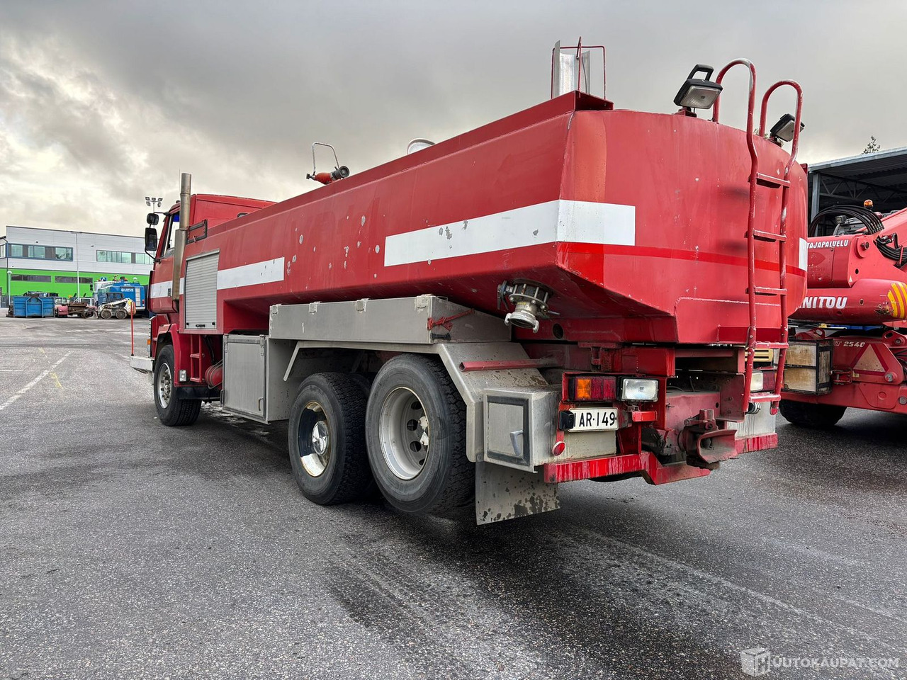 Sisu säiliöauto, 1983, Vantaa - Cisternové vozidlo, Hasičský vůz: obrázek 3 Sisu säiliöauto, 1983, Vantaa - Cisternové vozidlo, Hasičský vůz: obrázek 3