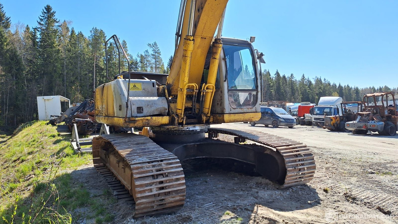 New Holland E305 kaivinkone projekti, 2005, Uusikaarlepyy - Stavební technika: obrázek 4 New Holland E305 kaivinkone projekti, 2005, Uusikaarlepyy - Stavební technika: obrázek 4