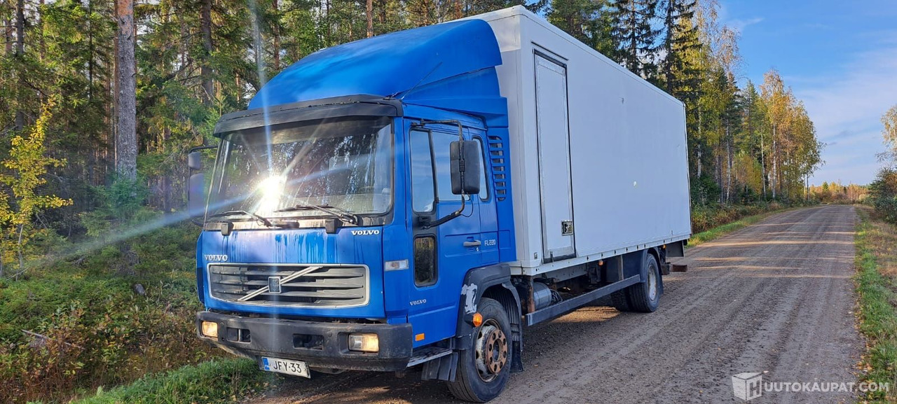 Volvo FL 220, 2000 Umpikorinen kuorma-auto, Kruunupyy - Skříňový nákladní auto: obrázek 1 Volvo FL 220, 2000 Umpikorinen kuorma-auto, Kruunupyy - Skříňový nákladní auto: obrázek 1