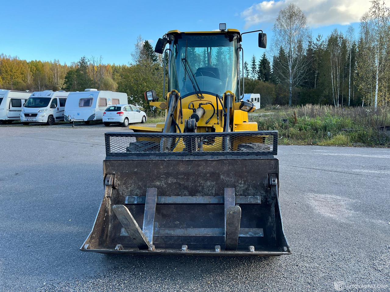 Volvo L35B Pro, pyöräkuormaaja avattavalla kauhalla ja piikeillä, 2005, Vihti - Kolový nakladač: obrázek 5 Volvo L35B Pro, pyöräkuormaaja avattavalla kauhalla ja piikeillä, 2005, Vihti - Kolový nakladač: obrázek 5