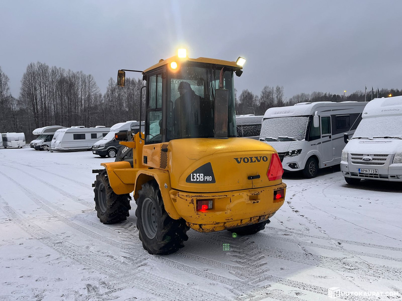 Volvo L35B Pro wheel loader with opening bucket and pallet forks, 2005, Vihti - Kolový nakladač: obrázek 4 Volvo L35B Pro wheel loader with opening bucket and pallet forks, 2005, Vihti - Kolový nakladač: obrázek 4