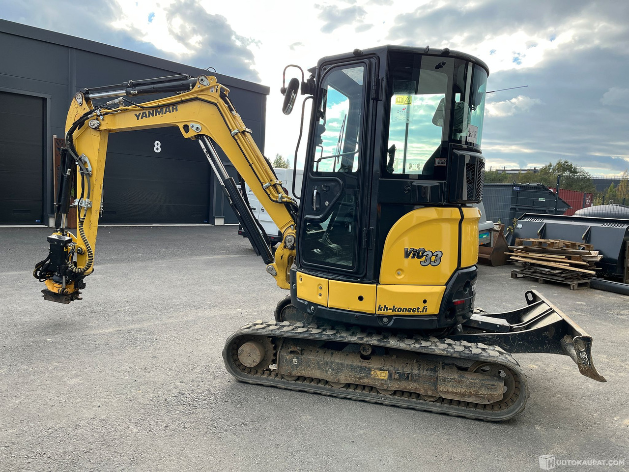 Yanmar Vio33 engconilla ja 5 työlaitetta, vm.21/22, Tampere - Mini rýpadlo: obrázek 1 Yanmar Vio33 engconilla ja 5 työlaitetta, vm.21/22, Tampere - Mini rýpadlo: obrázek 1