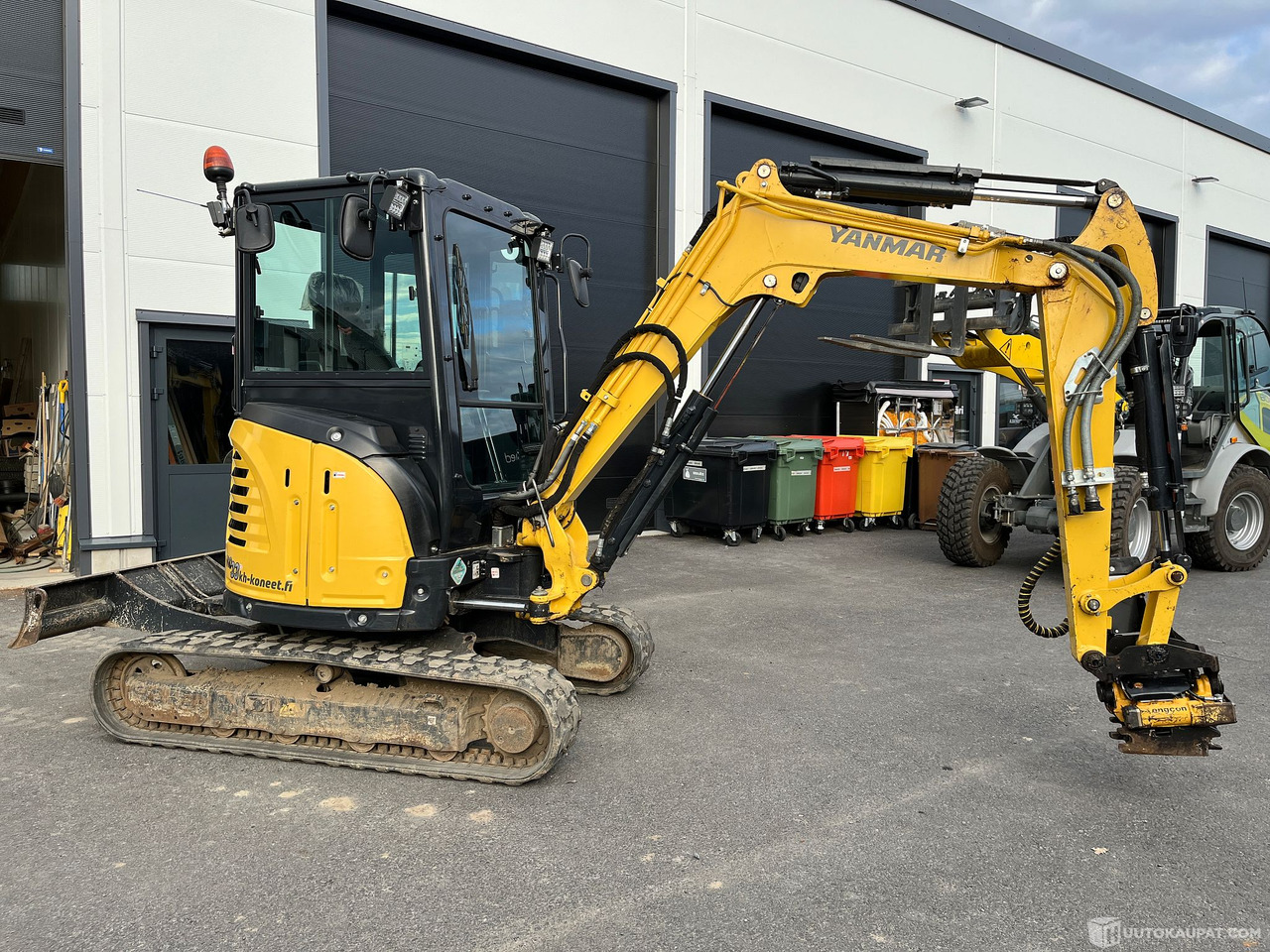 Yanmar Vio33 engconilla ja 5 työlaitetta, vm.21/22, Tampere - Mini rýpadlo: obrázek 3 Yanmar Vio33 engconilla ja 5 työlaitetta, vm.21/22, Tampere - Mini rýpadlo: obrázek 3