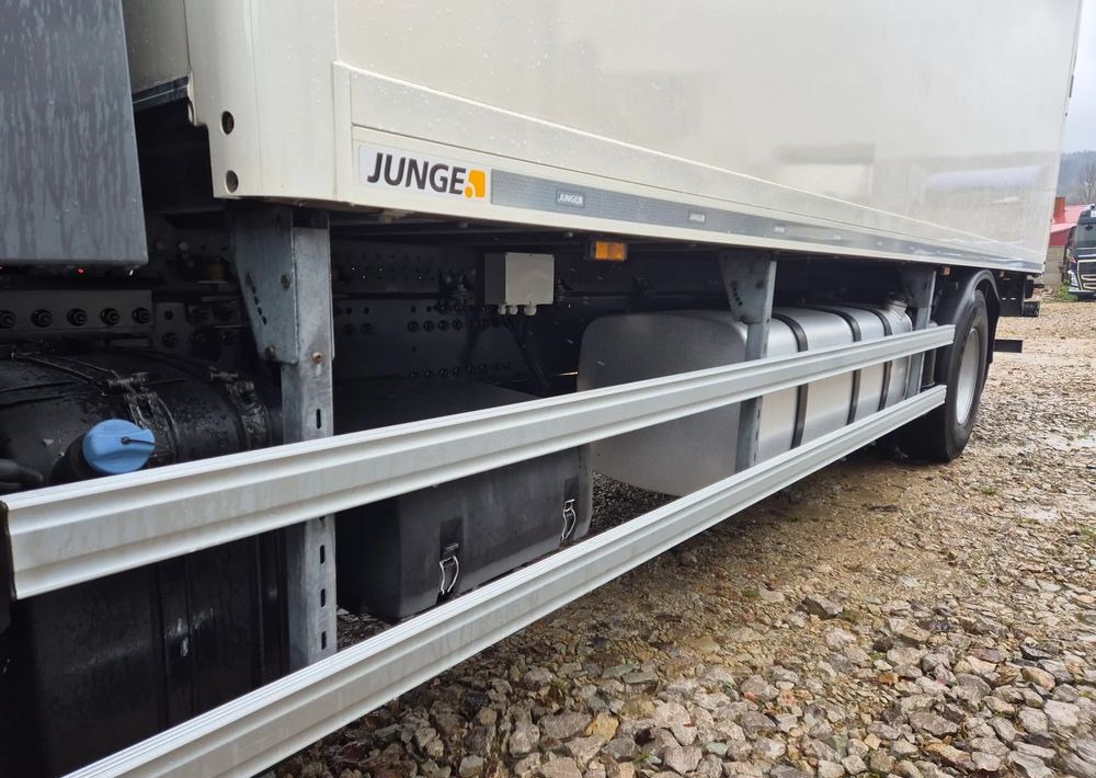 Skříňový nákladní auto DAF XF ORYGINALNY PRZEBIEG z Niemiec / TANDEM ZESTAW PRZEJAZDOWY Z WINDĄ: obrázek 20