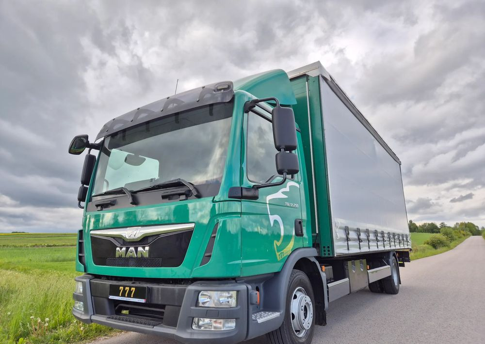 MAN TGL 12.250 6.2m AUTOMAT KLIMA z Niemiec ESP nowe opony EURO 6 / 4.75 rozstaw / zawiesie na wózek widłowy / TOP STAN / okazja nauka jazdy MOŻLIWOŚĆ DOSTOSOWANIA 12t - Plachtový nákladní auto: obrázek 2 MAN TGL 12.250 6.2m AUTOMAT KLIMA z Niemiec ESP nowe opony EURO 6 / 4.75 rozstaw / zawiesie na wózek widłowy / TOP STAN / okazja nauka jazdy MOŻLIWOŚĆ DOSTOSOWANIA 12t - Plachtový nákladní auto: obrázek 2