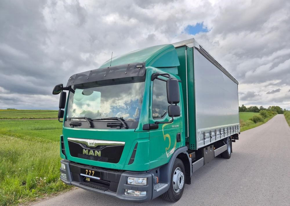 MAN TGL 12.250 6.2m AUTOMAT KLIMA z Niemiec ESP nowe opony EURO 6 / 4.75 rozstaw / zawiesie na wózek widłowy / TOP STAN / okazja nauka jazdy MOŻLIWOŚĆ DOSTOSOWANIA 12t - Plachtový nákladní auto: obrázek 3 MAN TGL 12.250 6.2m AUTOMAT KLIMA z Niemiec ESP nowe opony EURO 6 / 4.75 rozstaw / zawiesie na wózek widłowy / TOP STAN / okazja nauka jazdy MOŻLIWOŚĆ DOSTOSOWANIA 12t - Plachtový nákladní auto: obrázek 3