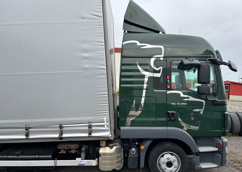 MAN TGL 12.250 GLOB UNIKAT z Niemiec BDF firanka / AUTOMAT HAK / EURO 6 / BDF 7.40 wysoki / MICHELIN 80% - Plachtový nákladní auto: obrázek 4 MAN TGL 12.250 GLOB UNIKAT z Niemiec BDF firanka / AUTOMAT HAK / EURO 6 / BDF 7.40 wysoki / MICHELIN 80% - Plachtový nákladní auto: obrázek 4
