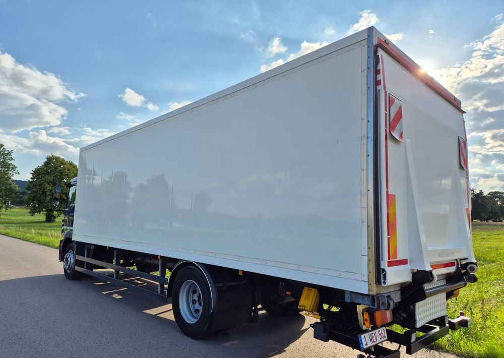 MAN TGM 18.250 Carrier 1950 D/E z Holandii / TOP STAN / 7.5m / 18 palet / winda + drzwi boczne / OKAZJA - Chladírenský nákladní automobil: obrázek 5 MAN TGM 18.250 Carrier 1950 D/E z Holandii / TOP STAN / 7.5m / 18 palet / winda + drzwi boczne / OKAZJA - Chladírenský nákladní automobil: obrázek 5