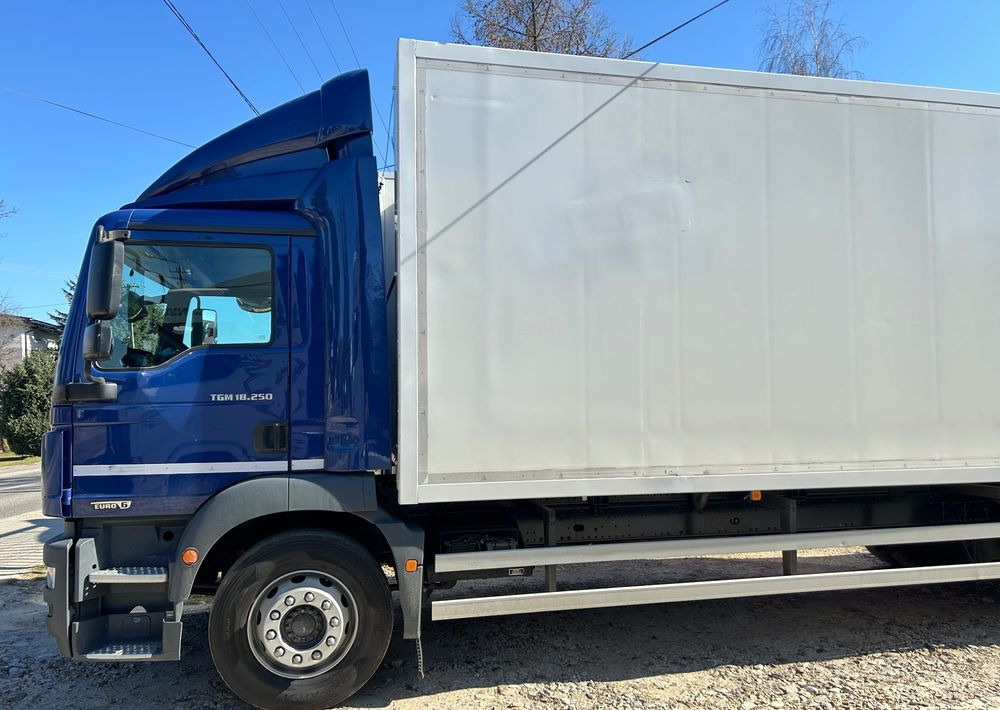 MAN TGM 18.290 18.250 Carrier 1950 D/E z Holandii / TOP STAN / 7.5m / 18 palet / winda + drzwi boczne / OKAZJA leasing MAN TGM 18.290 18.250 Carrier 1950 D/E z Holandii / TOP STAN / 7.5m / 18 palet / winda + drzwi boczne / OKAZJA: obrázek 9