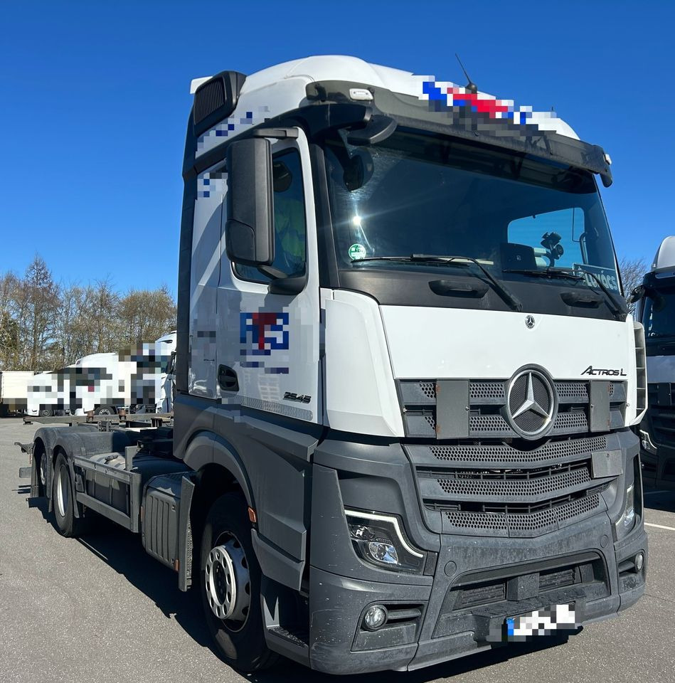 Mercedes-Benz Actros L 2545 BDF 2022 z Niemiec wiele sztuk STANDARD bez retardera 2 zbiorniki HAK - Podvozek s kabinou: obrázek 1 Mercedes-Benz Actros L 2545 BDF 2022 z Niemiec wiele sztuk STANDARD bez retardera 2 zbiorniki HAK - Podvozek s kabinou: obrázek 1
