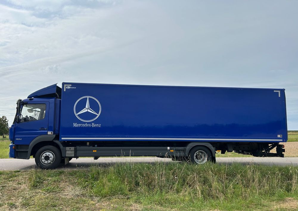 Mercedes-Benz Atego 1524 Z Niemiec 8.65m TOP 2018 Przód i tył na poduszkach 15t DMC / TOP STAN - Skříňový nákladní auto: obrázek 4 Mercedes-Benz Atego 1524 Z Niemiec 8.65m TOP 2018 Przód i tył na poduszkach 15t DMC / TOP STAN - Skříňový nákladní auto: obrázek 4