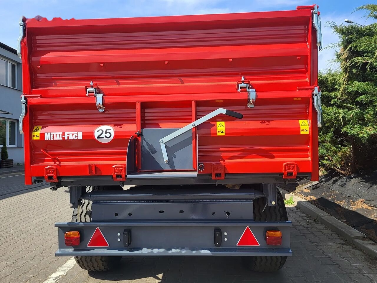 Metal-Fach T703A/1 3,8t - Zemědělský přívěs: obrázek 2 Metal-Fach T703A/1 3,8t - Zemědělský přívěs: obrázek 2