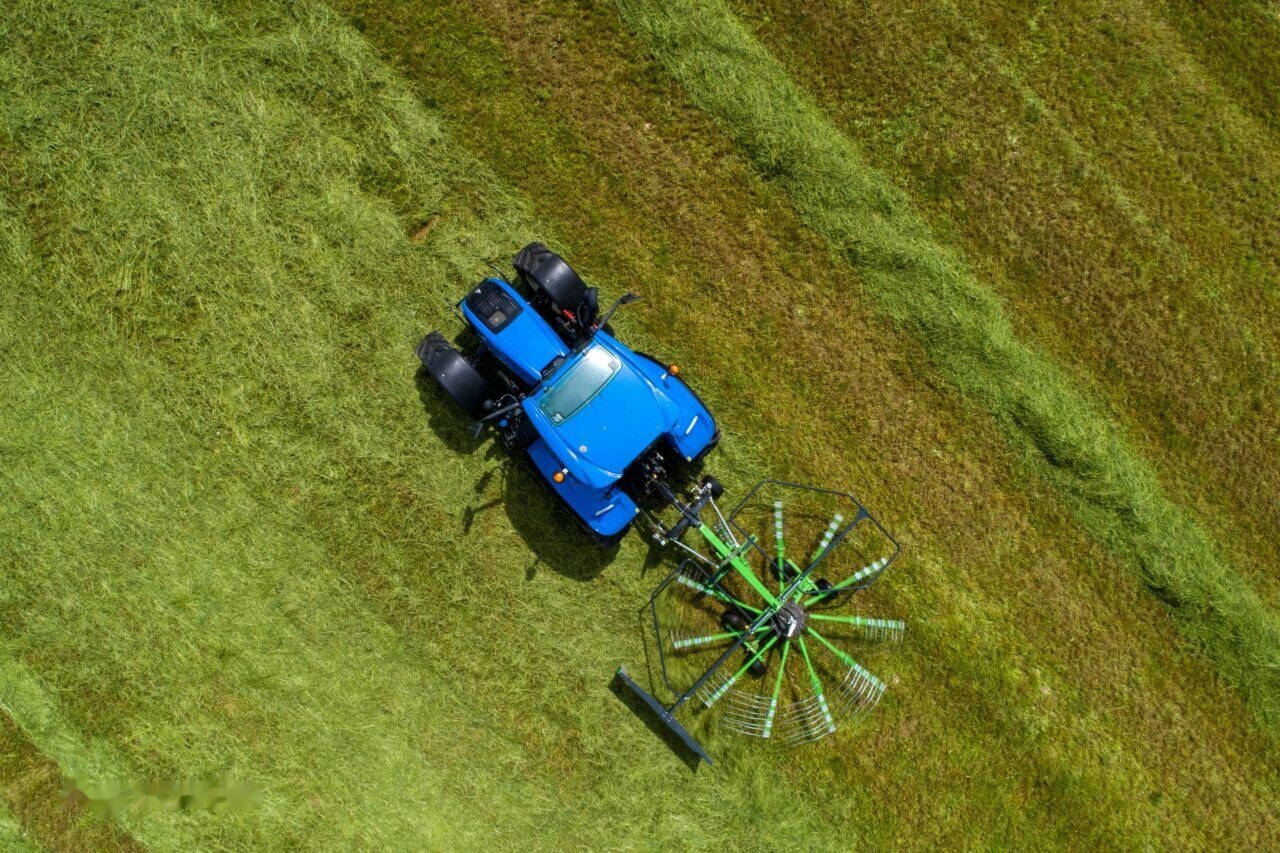 Talex Zgrabiarka karuzelowa zawieszana 3,6m Spyder - Obraceč/ Shrnovač: obrázek 3 Talex Zgrabiarka karuzelowa zawieszana 3,6m Spyder - Obraceč/ Shrnovač: obrázek 3