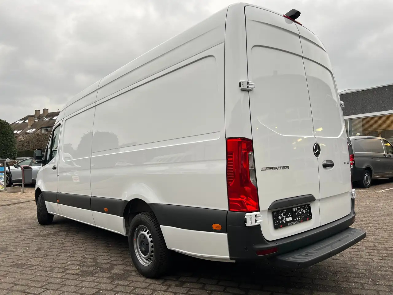 Mercedes-Benz Sprinter 317 L3H2 (37.000ex) 9G-TRONIC CAMERA PTS MBUX - Furgon: obrázek 5 Mercedes-Benz Sprinter 317 L3H2 (37.000ex) 9G-TRONIC CAMERA PTS MBUX - Furgon: obrázek 5