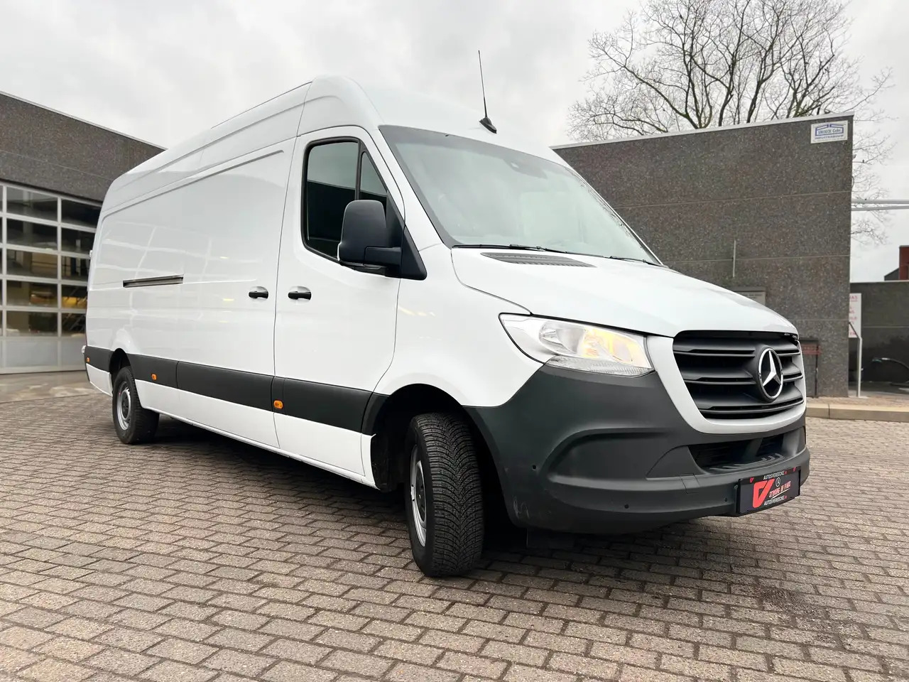 Mercedes-Benz Sprinter 317 L3H2 (37.000ex) 9G-TRONIC CAMERA PTS MBUX - Furgon: obrázek 3 Mercedes-Benz Sprinter 317 L3H2 (37.000ex) 9G-TRONIC CAMERA PTS MBUX - Furgon: obrázek 3