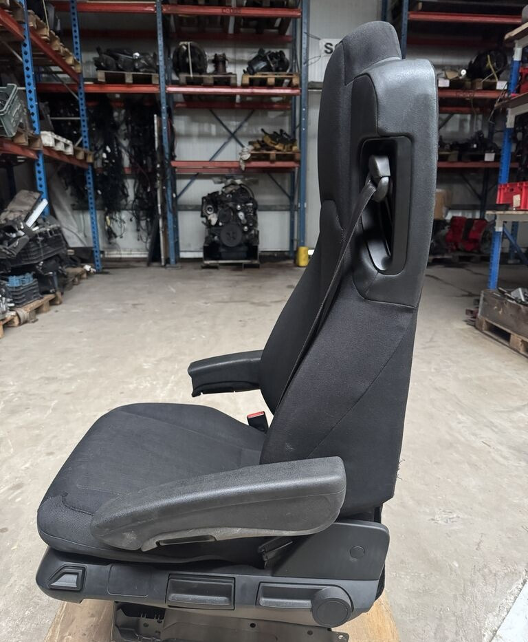 Mercedes-Benz Actros MP 4 Antos Arocs truck - Sedaček pro Nákladní auto: obrázek 3 Mercedes-Benz Actros MP 4 Antos Arocs truck - Sedaček pro Nákladní auto: obrázek 3