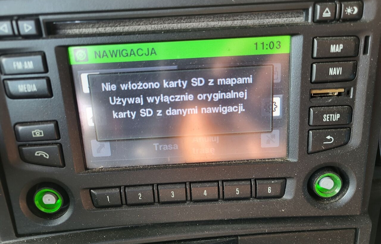 Scania Nawigacja Navi CD Bluetooth R 2538534 Scania SCANIA R 2026742 truck - Palubní deska pro Nákladní auto: obrázek 1 Scania Nawigacja Navi CD Bluetooth R 2538534 Scania SCANIA R 2026742 truck - Palubní deska pro Nákladní auto: obrázek 1
