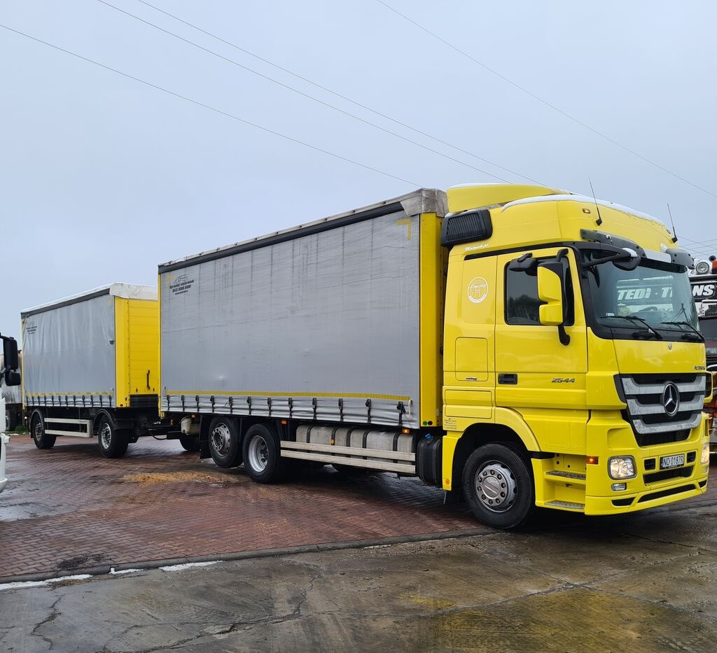 Schmitz Cargobull WIELTON - Plachtový přívěs: obrázek 1 Schmitz Cargobull WIELTON - Plachtový přívěs: obrázek 1