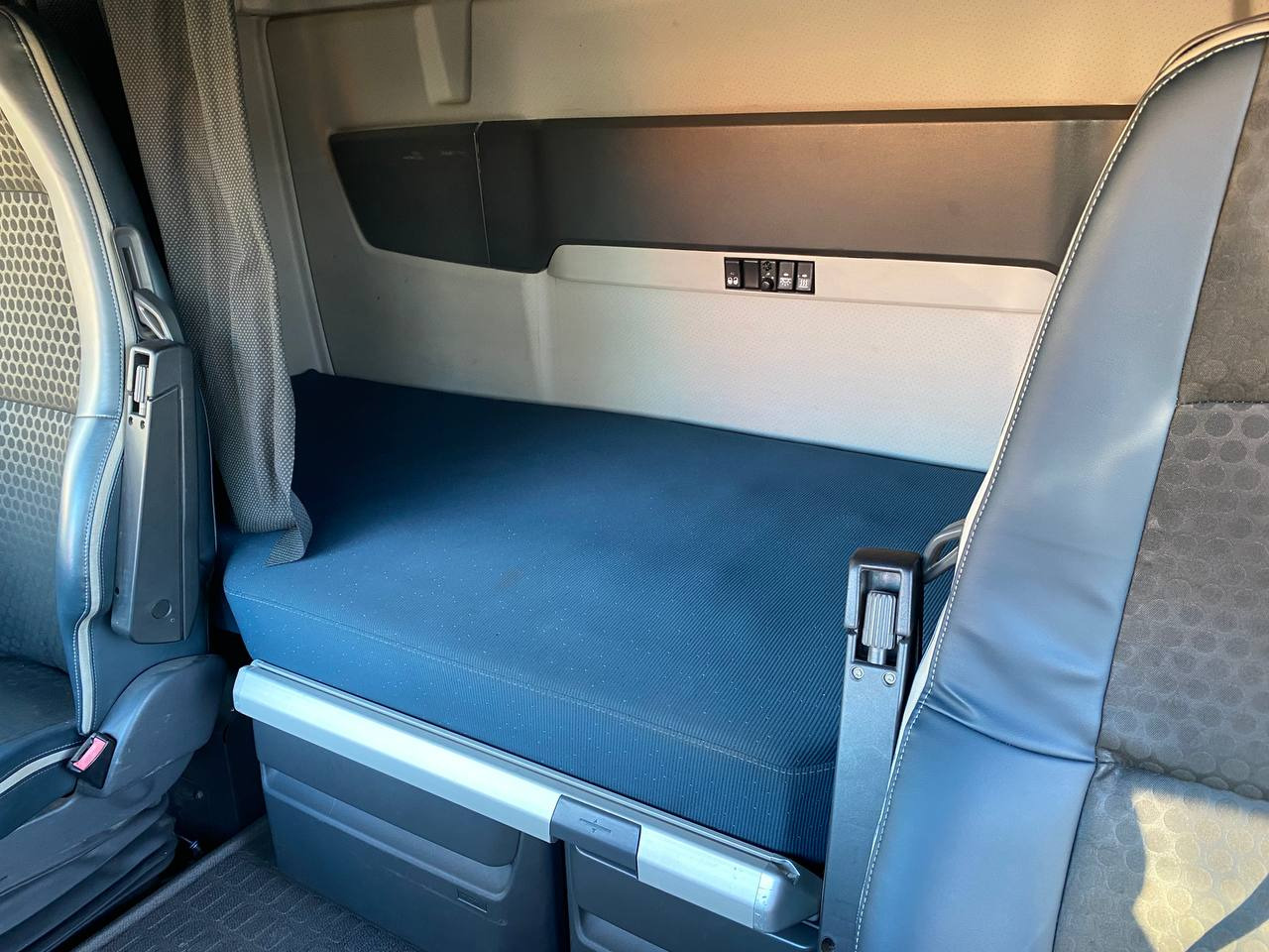 Tahač Volvo FH-12.500: obrázek 9