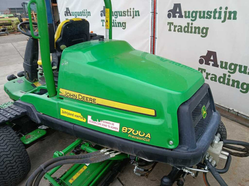John Deere 8700 A - Sekačka na trávu: obrázek 2 John Deere 8700 A - Sekačka na trávu: obrázek 2