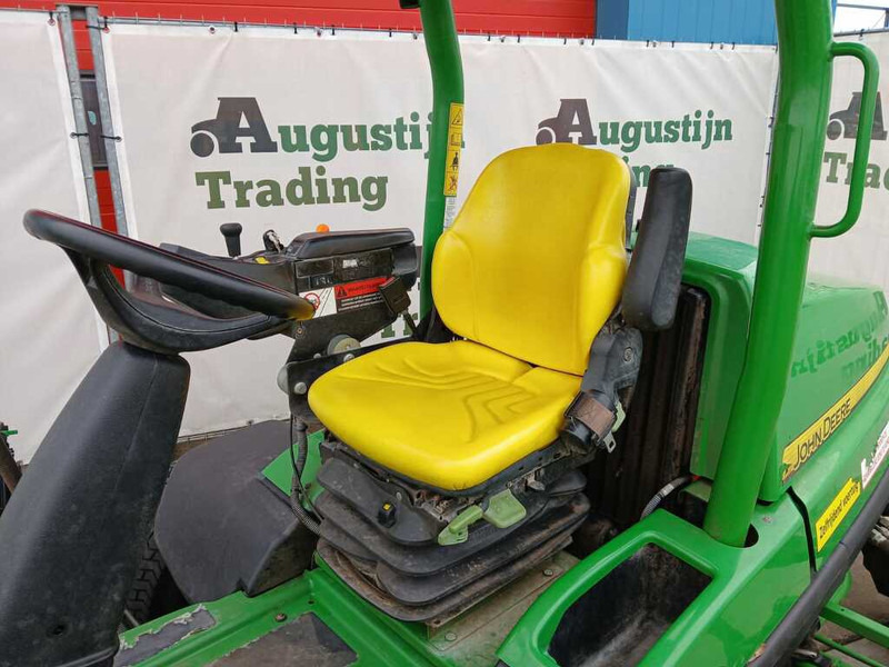 John Deere 8700 A - Sekačka na trávu: obrázek 3 John Deere 8700 A - Sekačka na trávu: obrázek 3