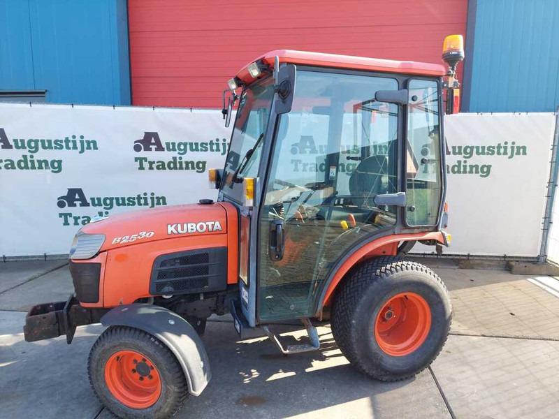 Kubota ,New Holland Divers - Traktor: obrázek 4 Kubota ,New Holland Divers - Traktor: obrázek 4