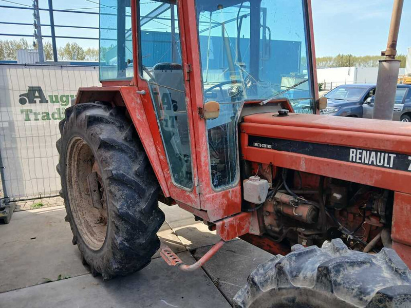 Renault 781-4 - Traktor: obrázek 3 Renault 781-4 - Traktor: obrázek 3