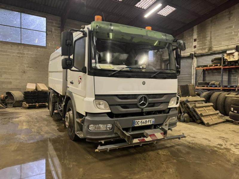 Mercedes Atego 1524 - Zametací vůz: obrázek 1 Mercedes Atego 1524 - Zametací vůz: obrázek 1