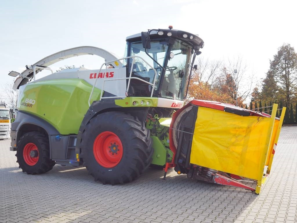 Claas Jaguar 840 4x4 + Kemper 445 - Sklízecí řezačka: obrázek 4 Claas Jaguar 840 4x4 + Kemper 445 - Sklízecí řezačka: obrázek 4