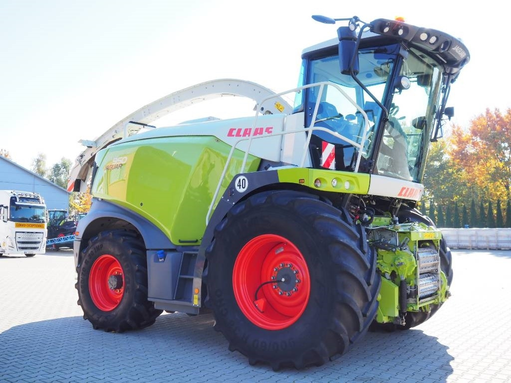 Claas Jaguar 950 4x4 - Sklízecí řezačka: obrázek 4 Claas Jaguar 950 4x4 - Sklízecí řezačka: obrázek 4
