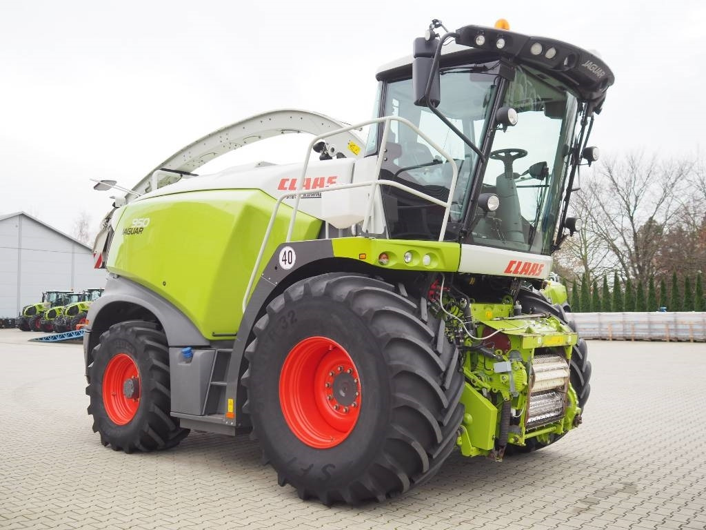 Claas Jaguar 950 4x4 - Sklízecí řezačka: obrázek 4 Claas Jaguar 950 4x4 - Sklízecí řezačka: obrázek 4