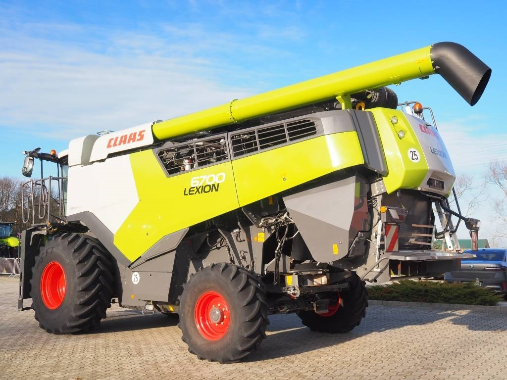 Claas Lexion 6700 + V930 - Sklízecí mlátička: obrázek 2 Claas Lexion 6700 + V930 - Sklízecí mlátička: obrázek 2
