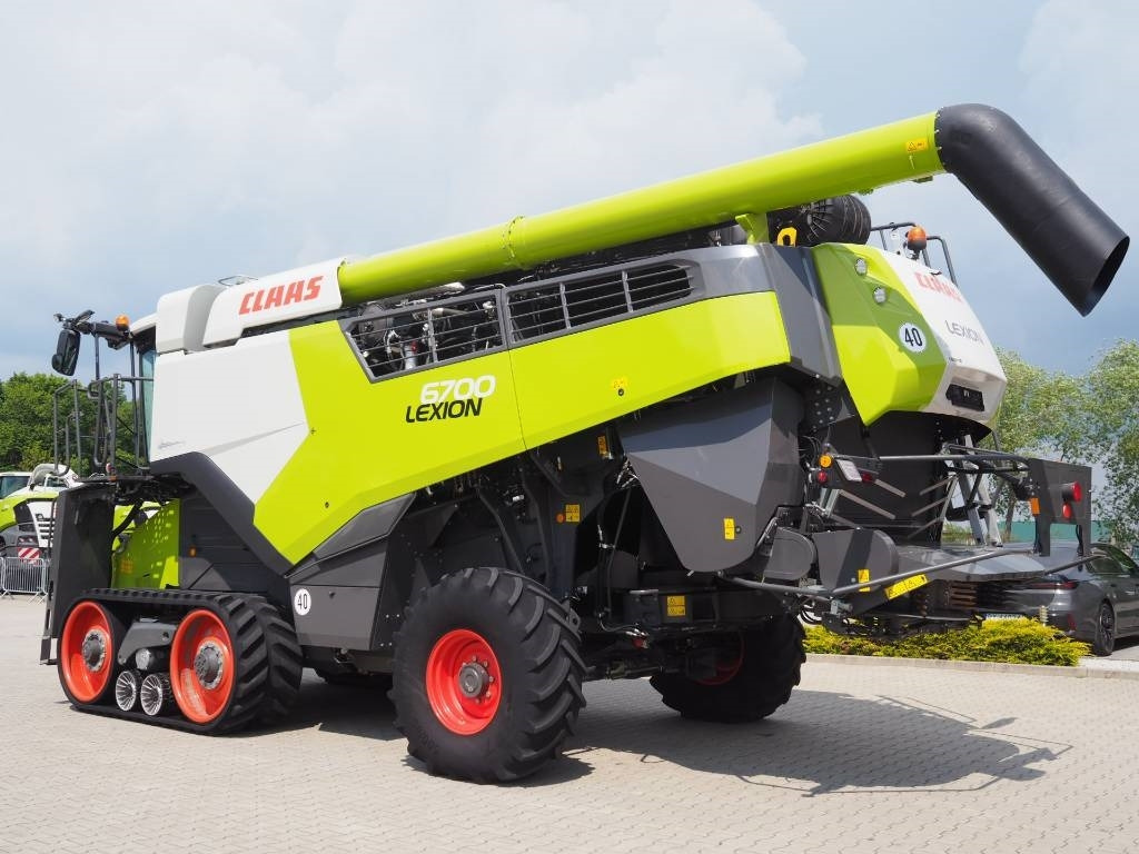Claas Lexion 6700TT GPS + V770 - Sklízecí mlátička: obrázek 2 Claas Lexion 6700TT GPS + V770 - Sklízecí mlátička: obrázek 2