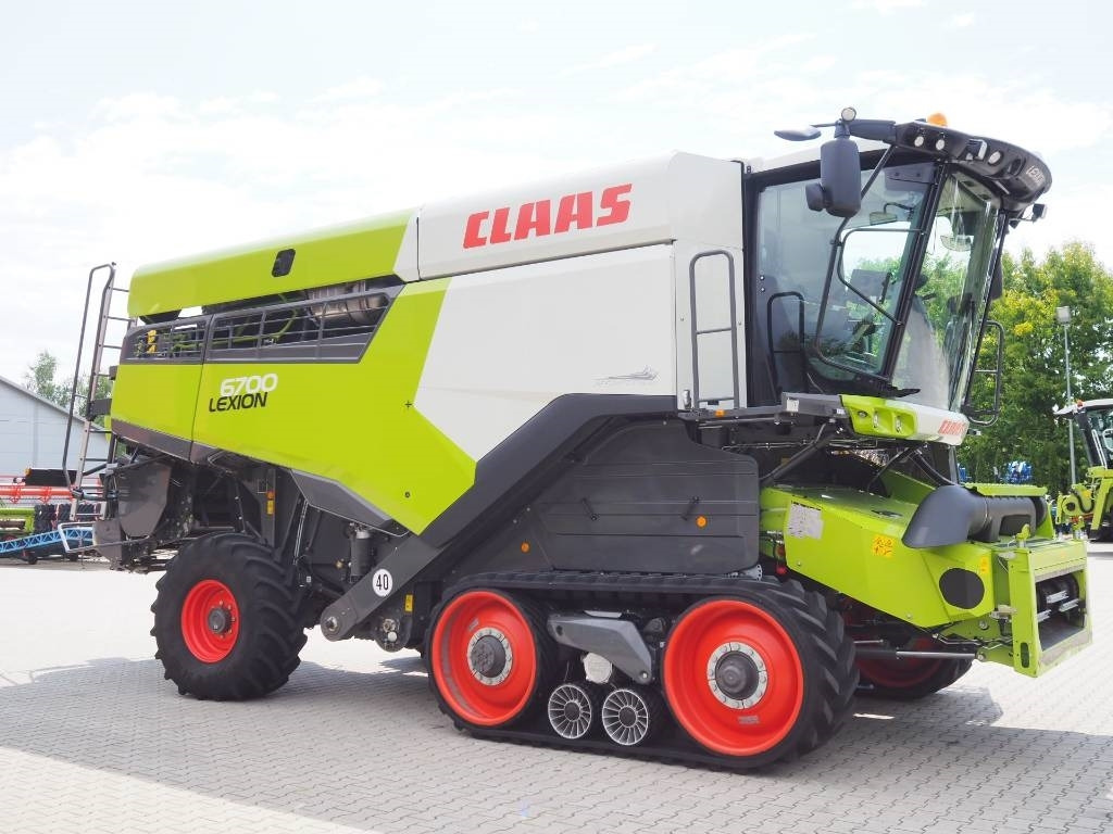 Claas Lexion 6700TT GPS + V770 - Sklízecí mlátička: obrázek 4 Claas Lexion 6700TT GPS + V770 - Sklízecí mlátička: obrázek 4