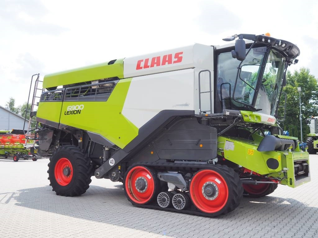 Claas Lexion 6900TT + V770 - Sklízecí mlátička: obrázek 4 Claas Lexion 6900TT + V770 - Sklízecí mlátička: obrázek 4