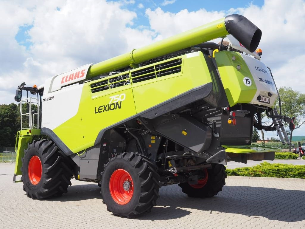 Claas Lexion 750 GPS + V770 - Sklízecí mlátička: obrázek 2 Claas Lexion 750 GPS + V770 - Sklízecí mlátička: obrázek 2