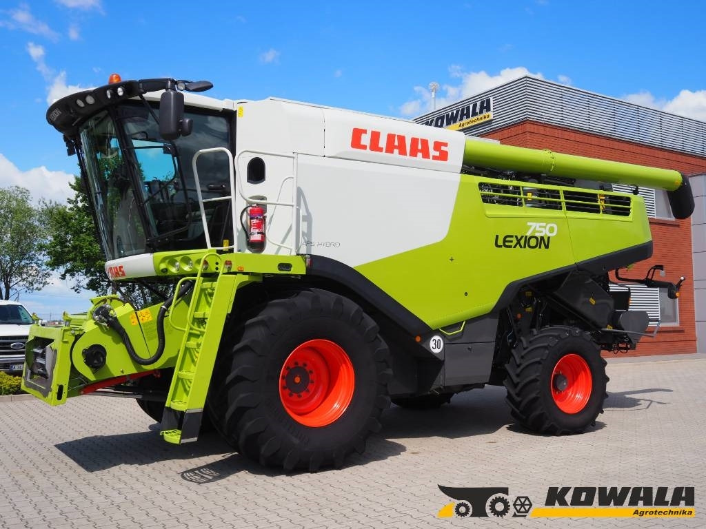 Claas Lexion 750 GPS + V930 - Sklízecí mlátička: obrázek 1 Claas Lexion 750 GPS + V930 - Sklízecí mlátička: obrázek 1