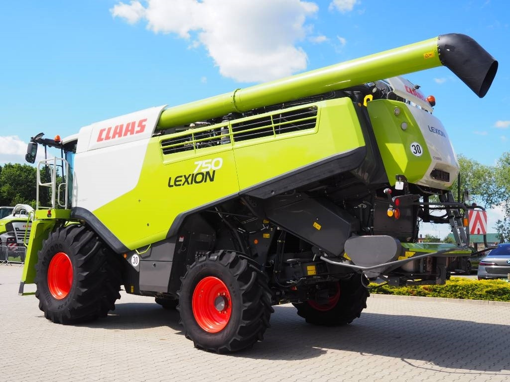 Claas Lexion 750 GPS + V930 - Sklízecí mlátička: obrázek 2 Claas Lexion 750 GPS + V930 - Sklízecí mlátička: obrázek 2