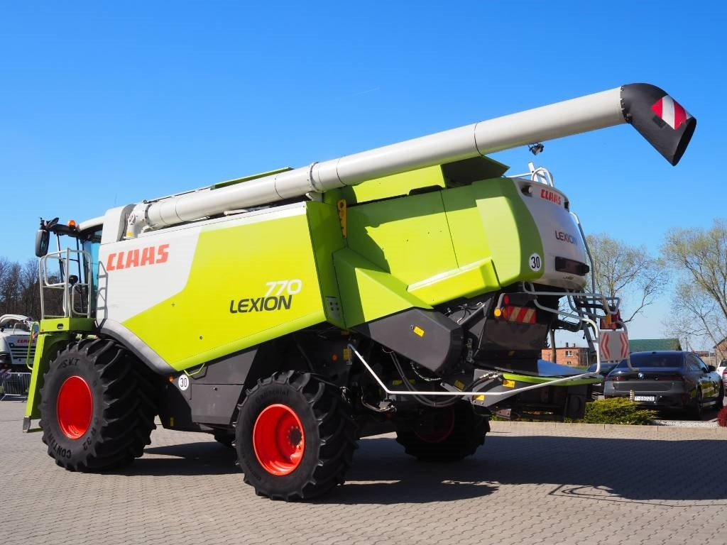 Claas Lexion 770 GPS + V1050 - Sklízecí mlátička: obrázek 2 Claas Lexion 770 GPS + V1050 - Sklízecí mlátička: obrázek 2