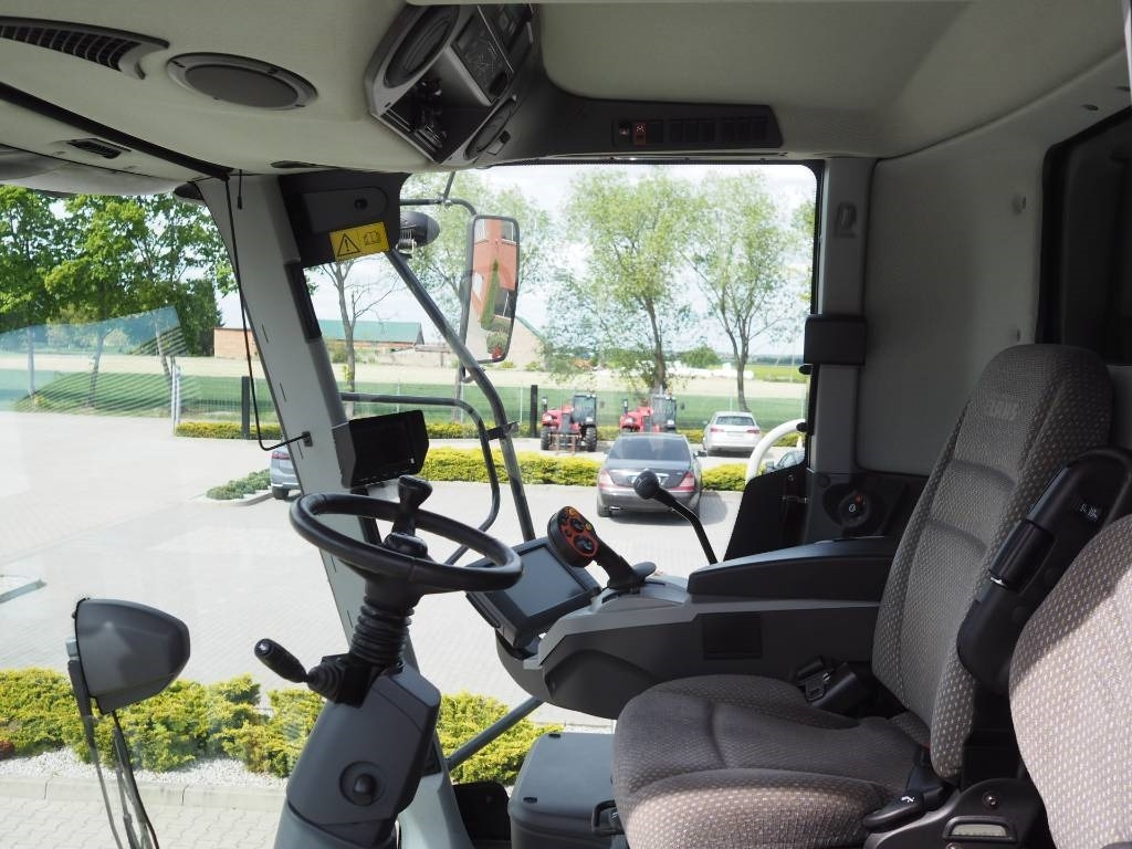 Claas Tucano 440 + V620 - Sklízecí mlátička: obrázek 5 Claas Tucano 440 + V620 - Sklízecí mlátička: obrázek 5