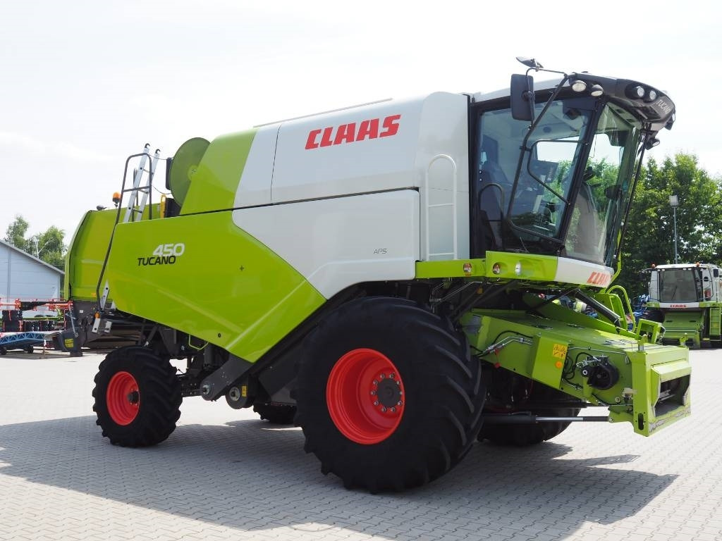 Claas Tucano 450 + V770 - Sklízecí mlátička: obrázek 4 Claas Tucano 450 + V770 - Sklízecí mlátička: obrázek 4