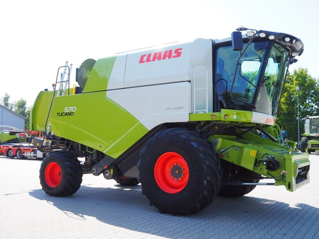 Claas Tucano 570 + V770 - Sklízecí mlátička: obrázek 4 Claas Tucano 570 + V770 - Sklízecí mlátička: obrázek 4