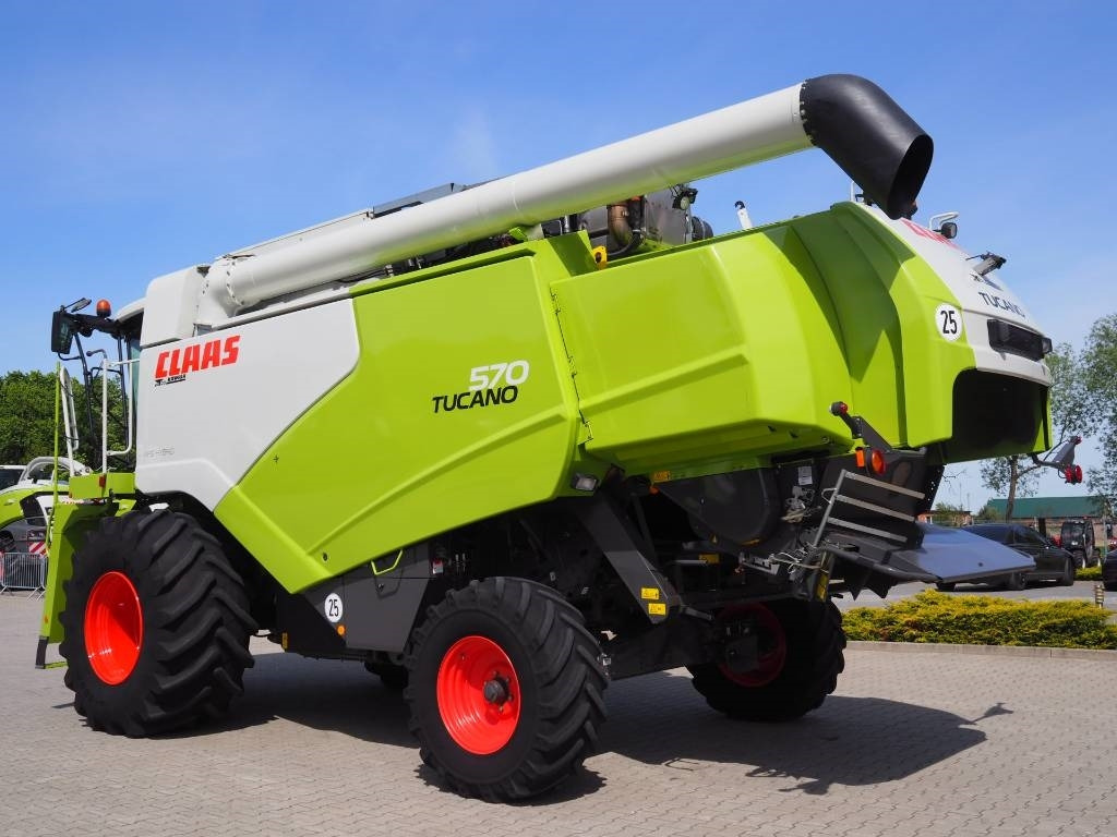 Claas Tucano 570 + V770 - Sklízecí mlátička: obrázek 2 Claas Tucano 570 + V770 - Sklízecí mlátička: obrázek 2