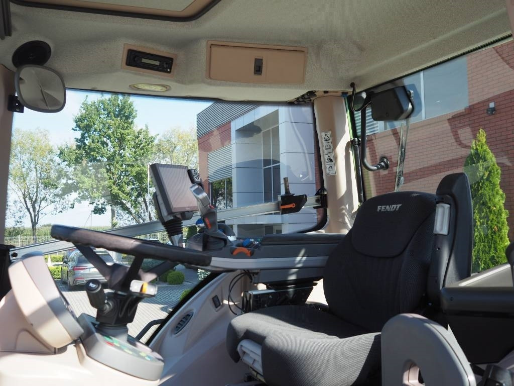 Fendt 828 Vario S4 ProfiPlus, GPS - Traktor: obrázek 5 Fendt 828 Vario S4 ProfiPlus, GPS - Traktor: obrázek 5