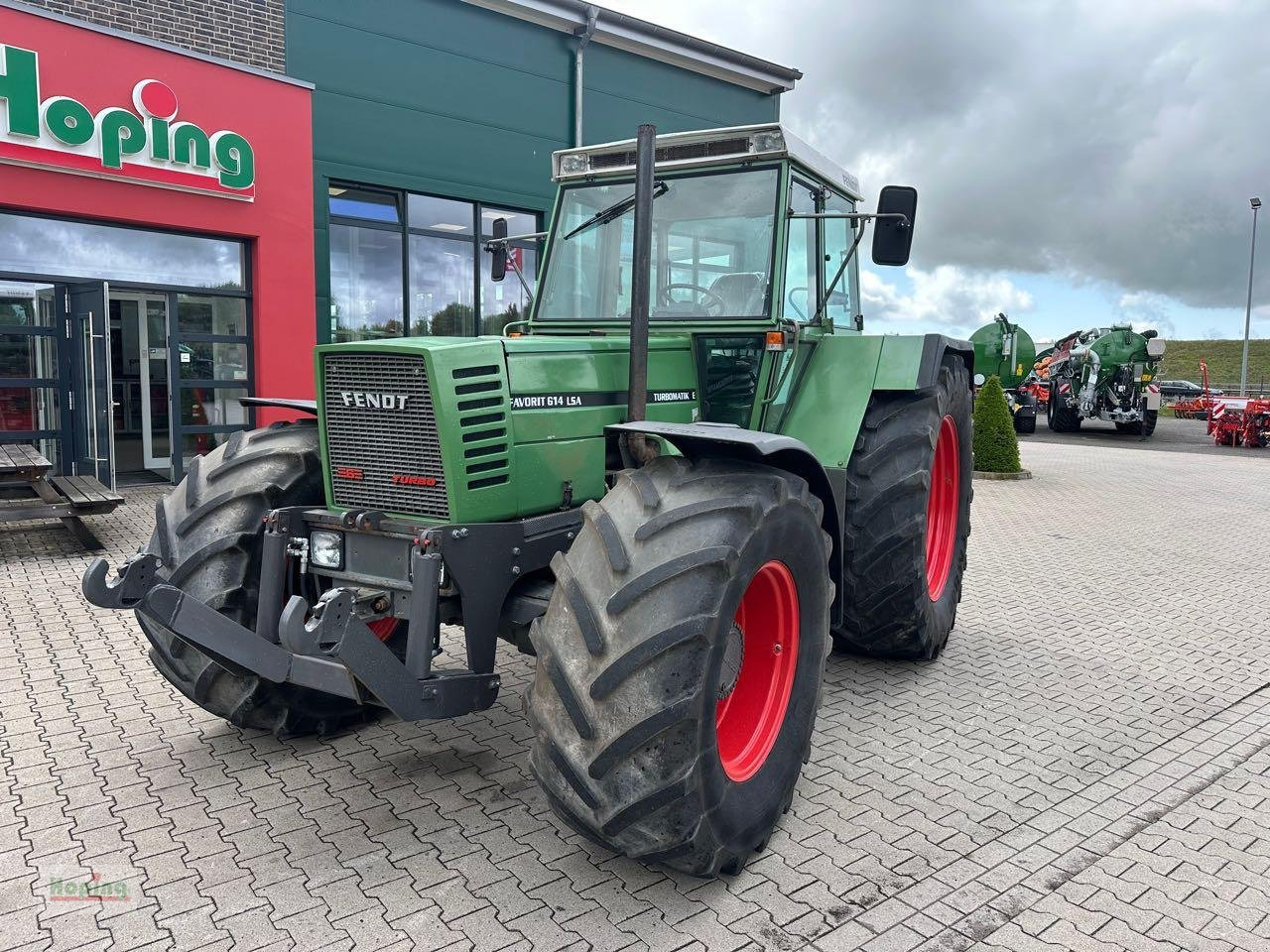 Fendt Favorit 614 LSA Turbomatik - Traktor: obrázek 2 Fendt Favorit 614 LSA Turbomatik - Traktor: obrázek 2